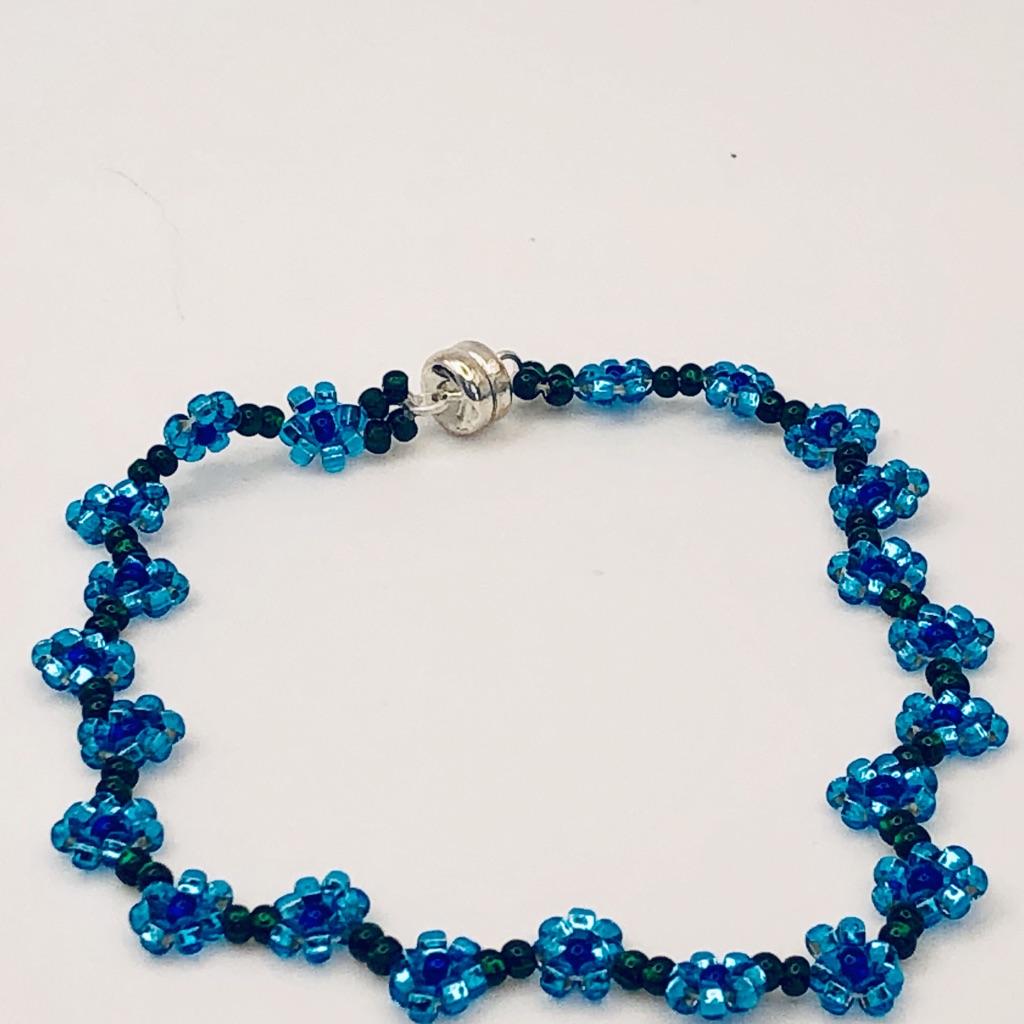 Dainty Bracelet 7 Inches Blue Metal Daisy New W/Out Tag Glitzy